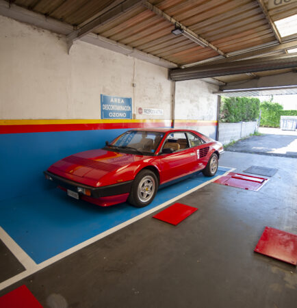 Coche en un taller en Santander